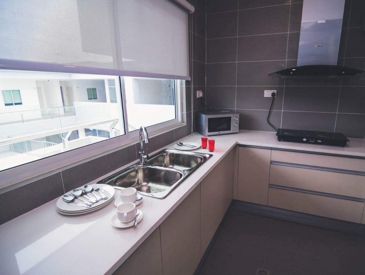 Aman Hills Hotel Kampong Timbunan Экстерьер фото