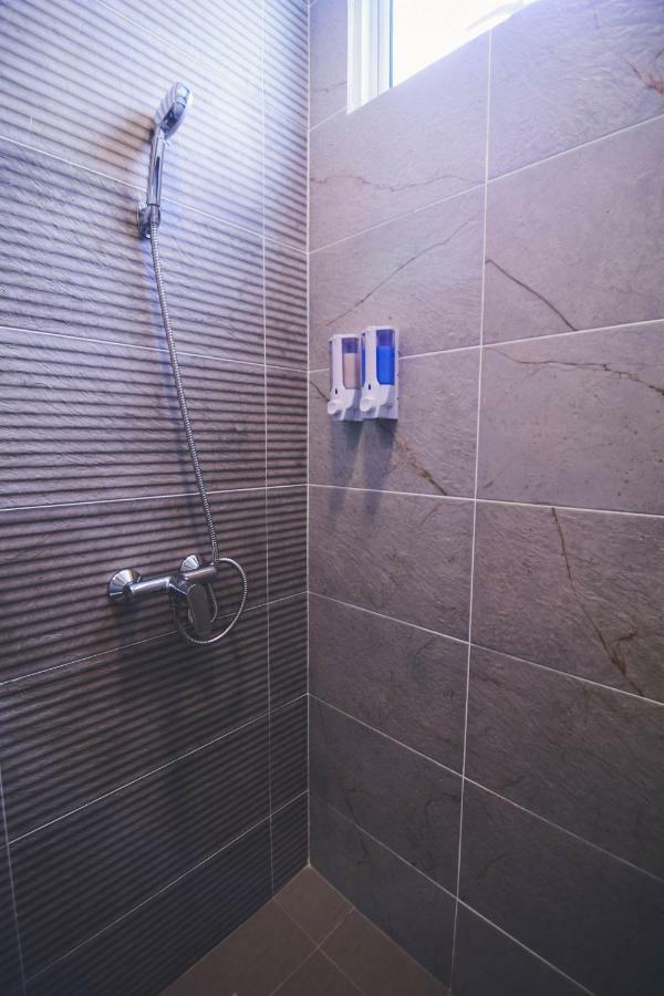Aman Hills Hotel Kampong Timbunan Экстерьер фото